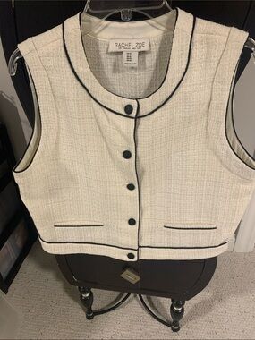 Rachel Zoe Cream Tweed Sleeveless Jacket with Black Trim Accents